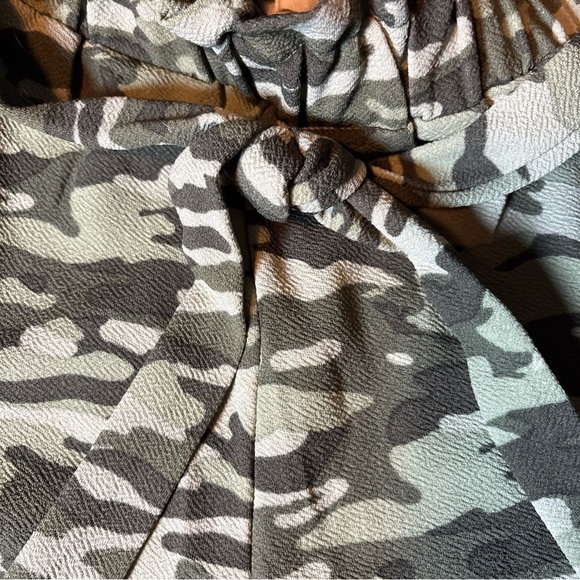 Full Circle Trends Green Camo Pull On Shorts Womens Size 2X New - Picture 6 of 16